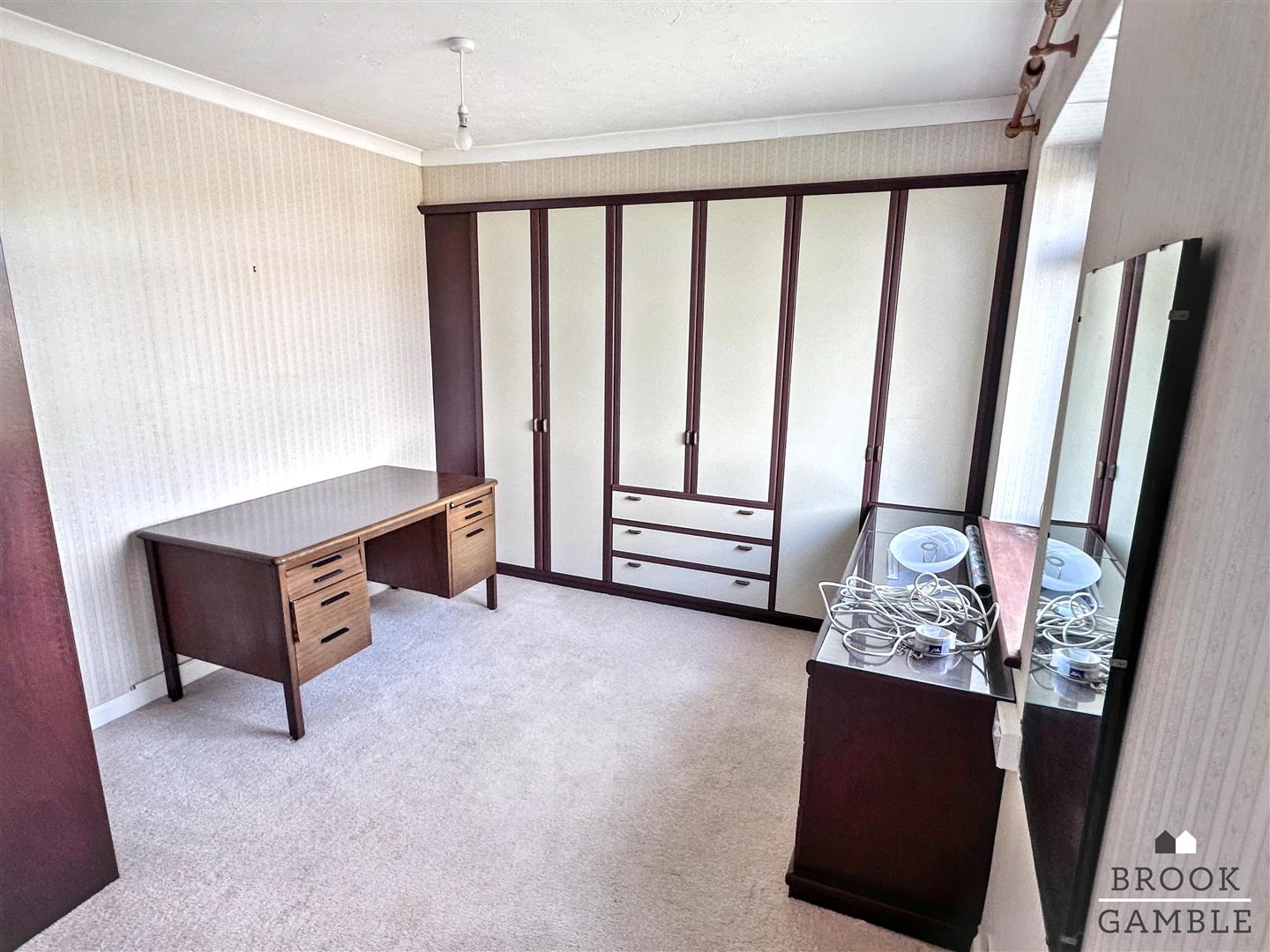 3 Bedroom House. Old Mansion Close in Eastbourne, East Sussex 13